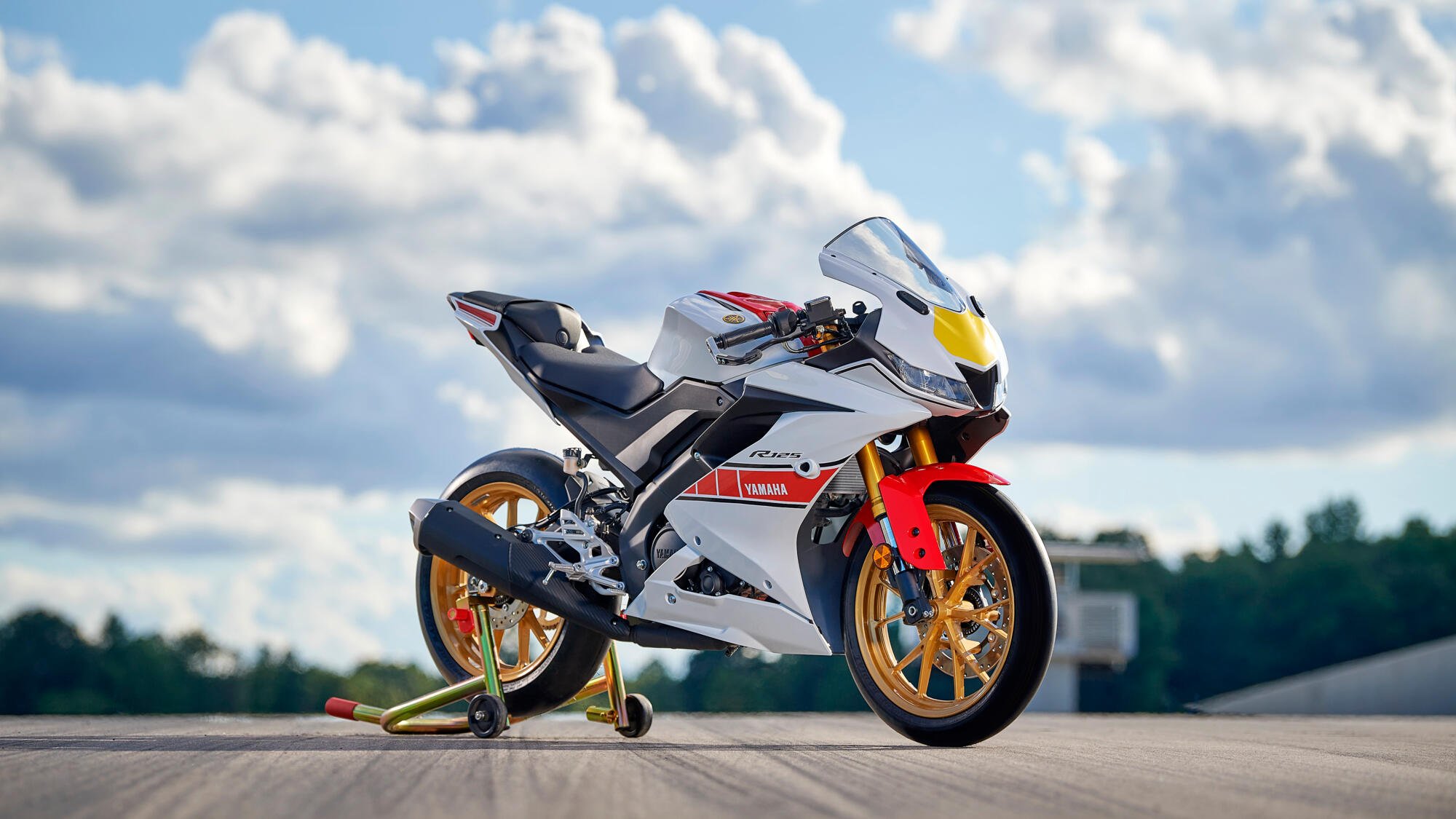 Yamaha Europe Introduces 2023 YZF-R125 As A Road And Track Weapon